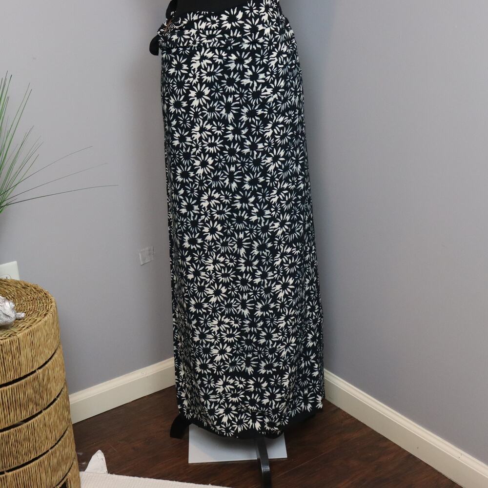 Blue & White Rayon Sarong Wrap Skirt‎ / Scarf Cover-Up One Size